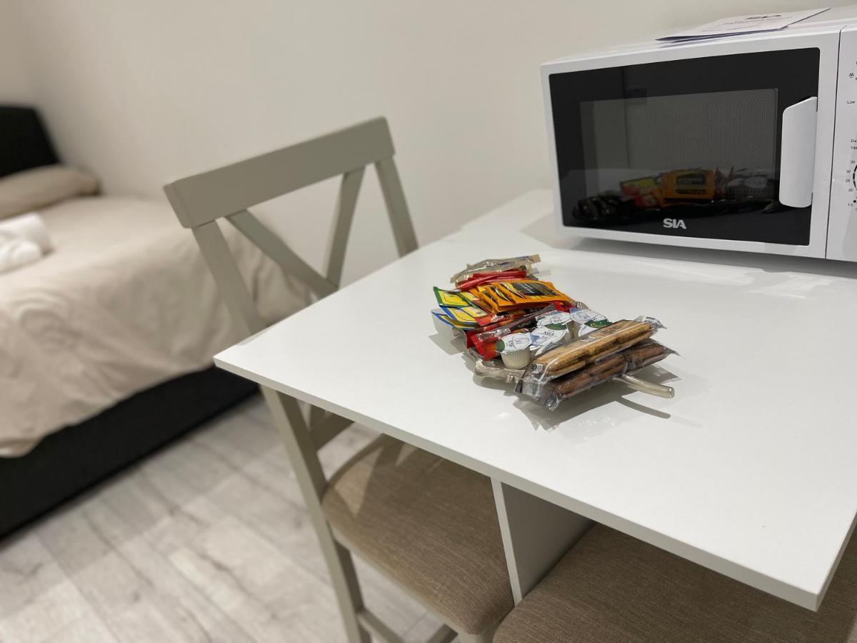 Studio Room Next To Gatwick Crawley  Ngoại thất bức ảnh